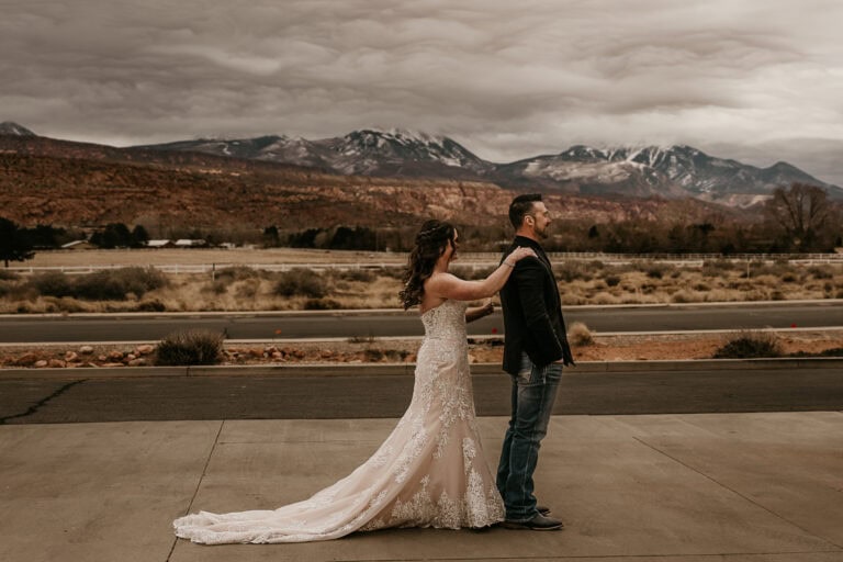 Moab Elopement Guide – How to Elope in Moab, Utah